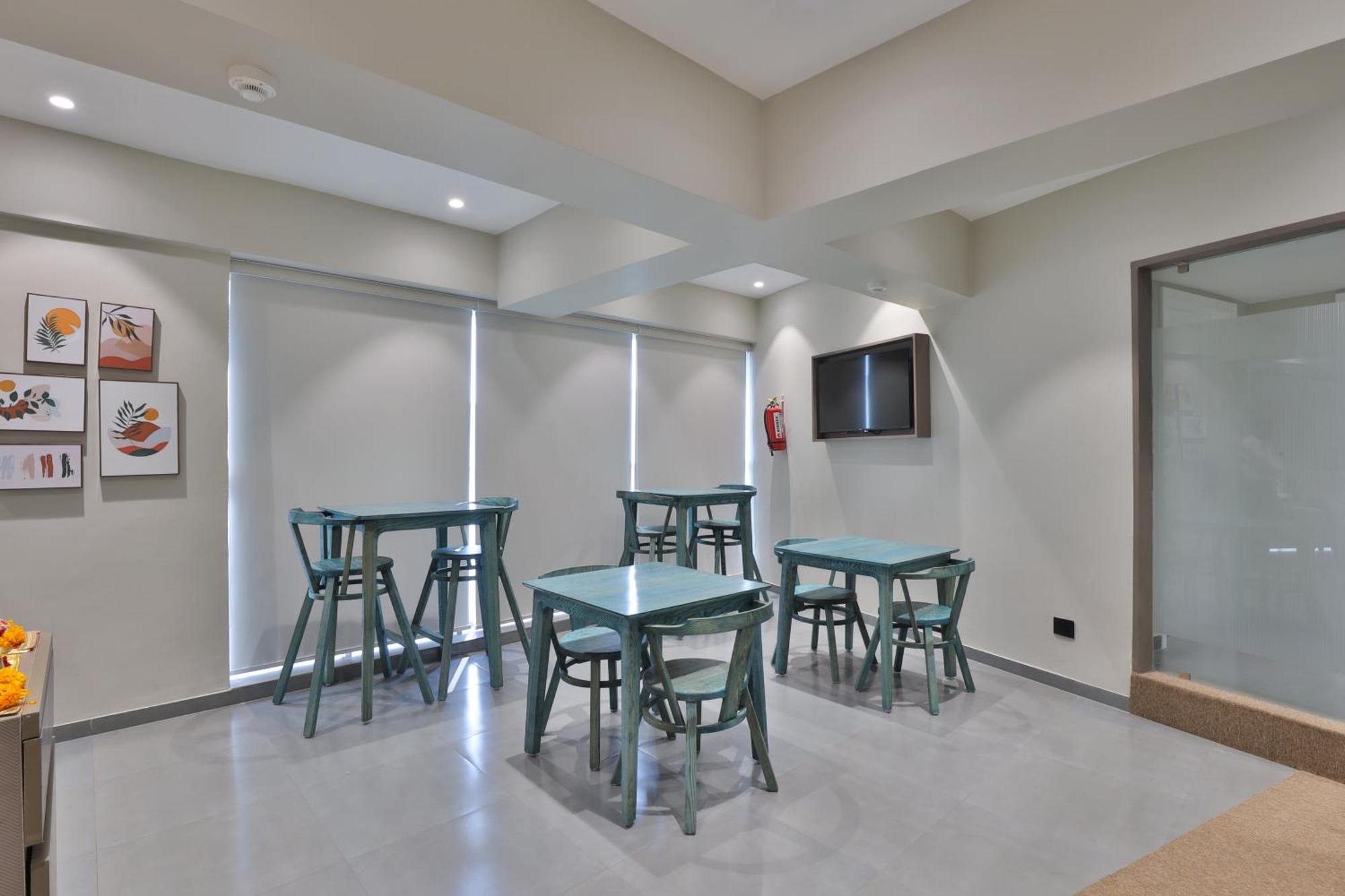Hotel The Grand Suites Ahmedabad Exterior foto