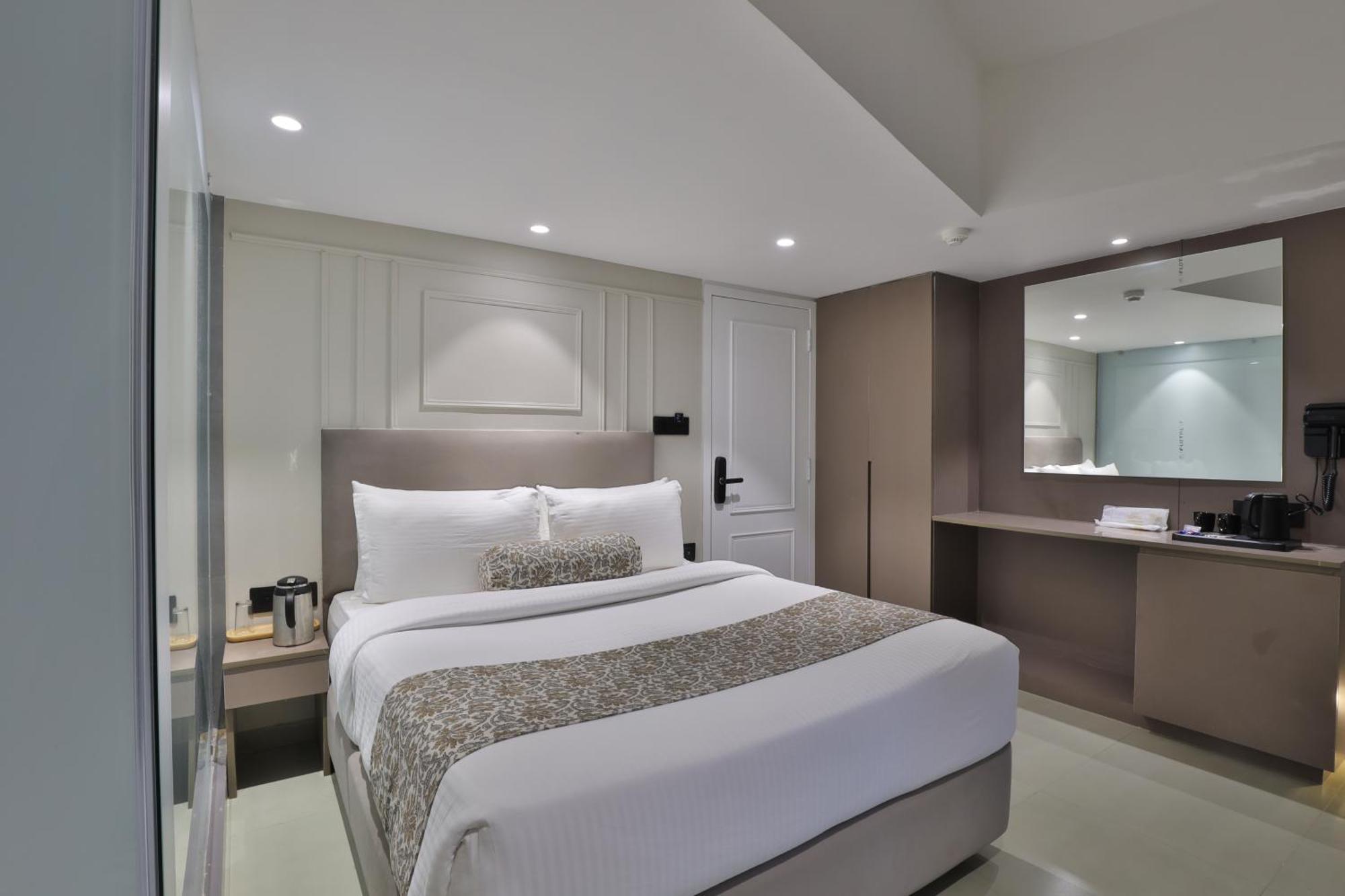 Hotel The Grand Suites Ahmedabad Exterior foto